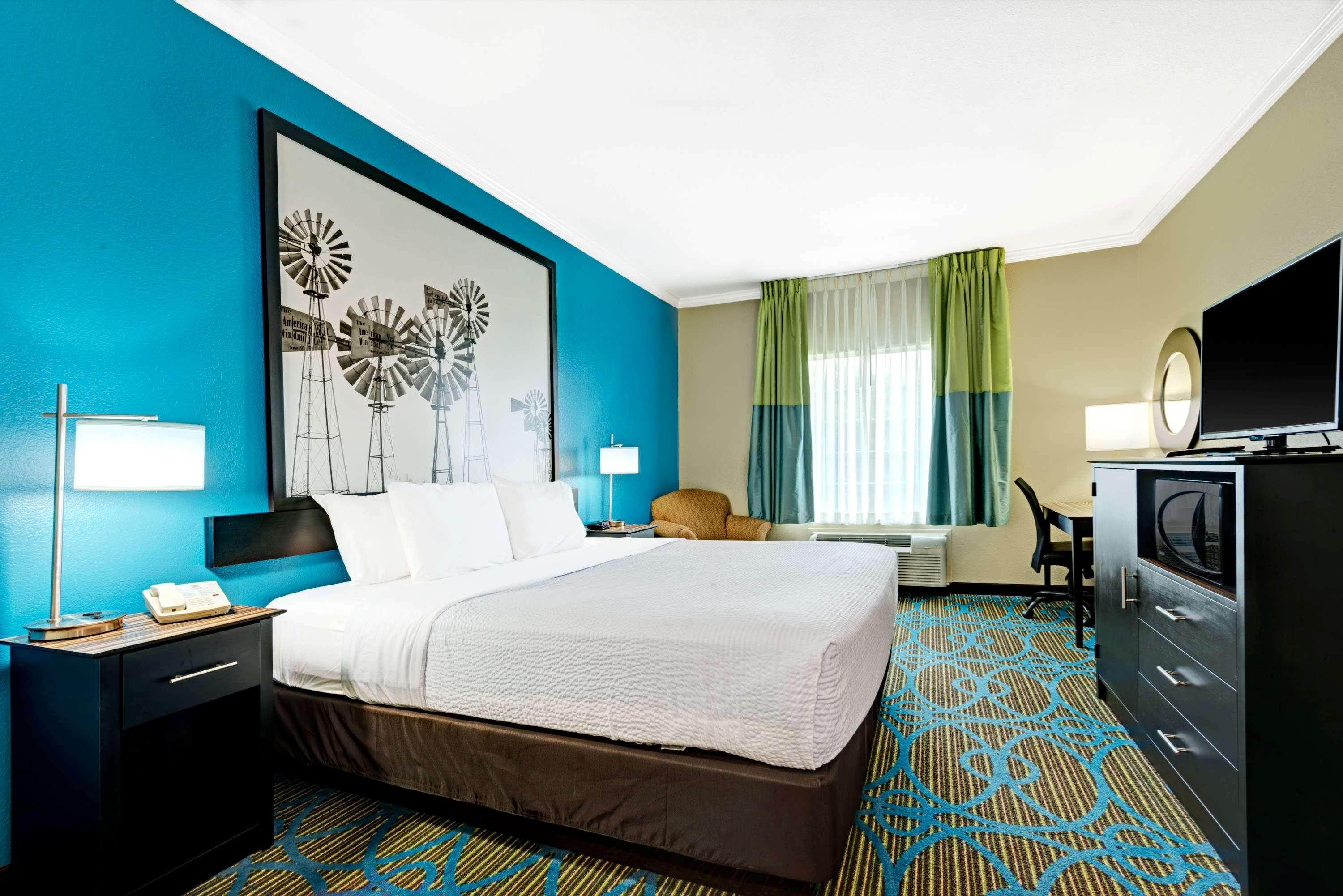 Super 8 By Wyndham San Antonio/Alamodome Area Hotel Exterior foto