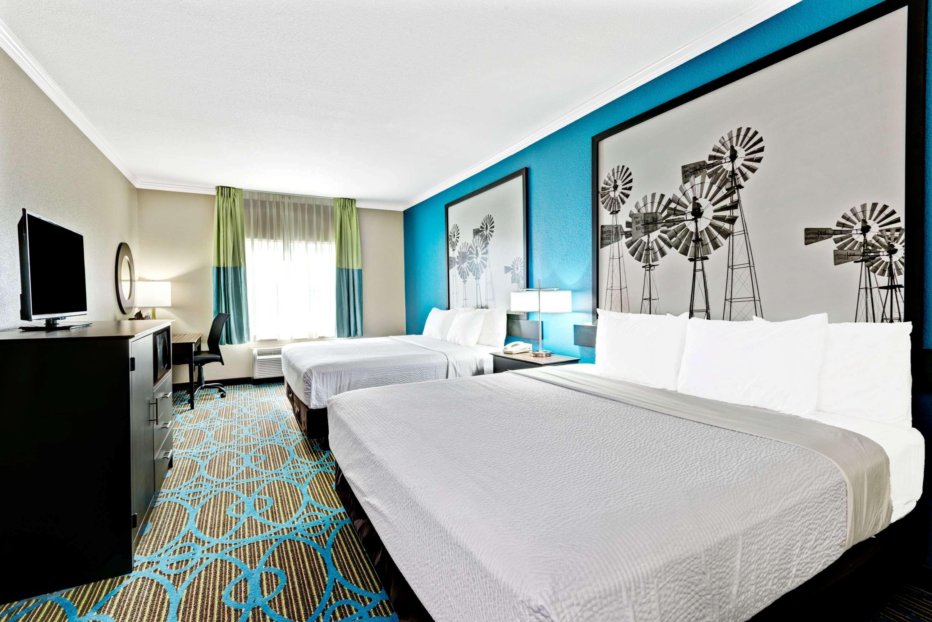 Super 8 By Wyndham San Antonio/Alamodome Area Hotel Exterior foto